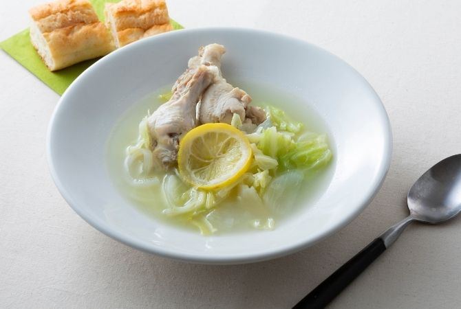 手羽元のレモンスープ